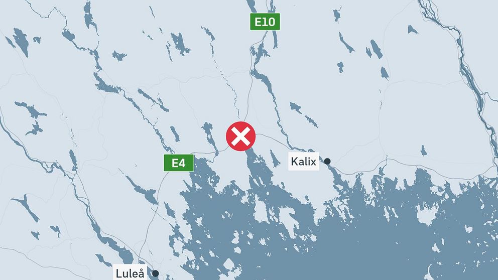 Stopp på E4 vid Töre – lastbilar blockerade vägen | SVT Nyheter