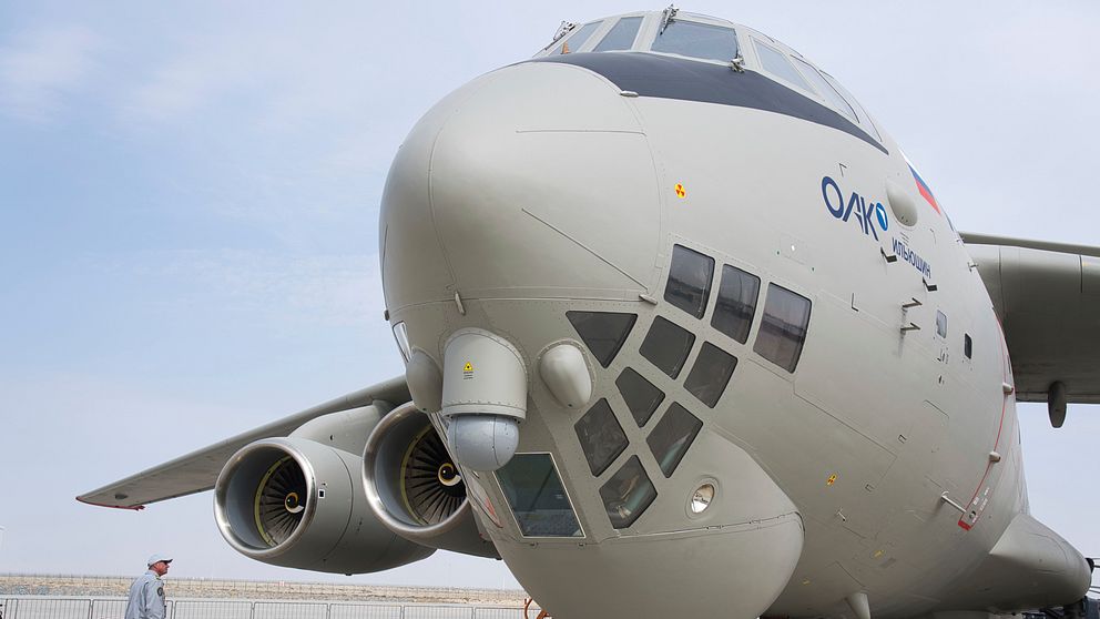 Ett ryskt flygplan av den påstått nedskjutna modellen Ilyushin Il-76, här på en utställning i Dubai i november.