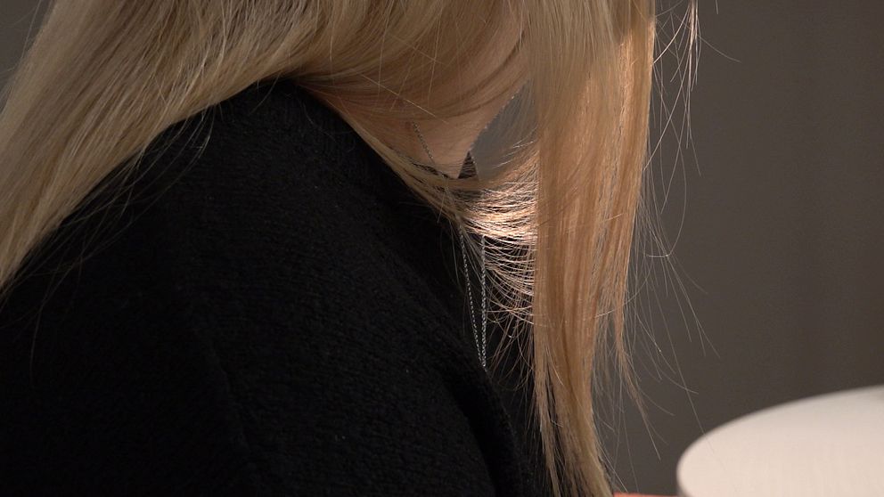 anonym ljushårig tonårsflicka som är målsägande i barnpornografimål