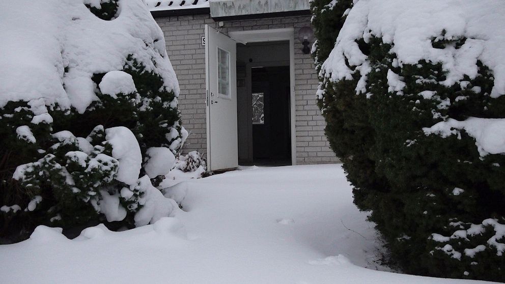 Snön viner in i de öde husen i Sköndal