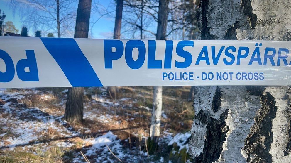 Polisavspärrningar vid hus i Åtvidaberg