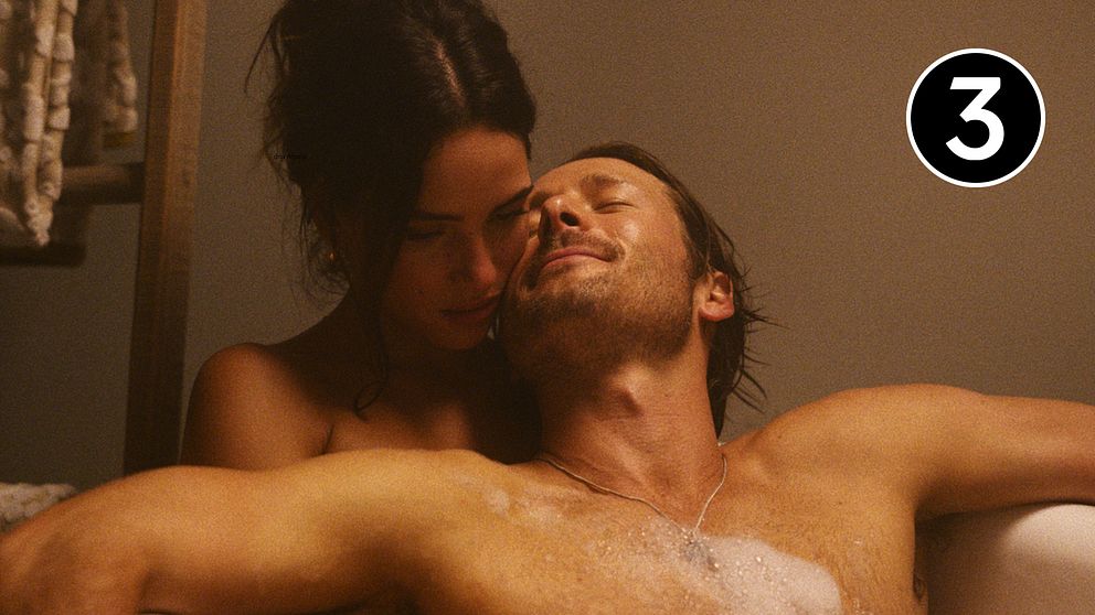 Adria Arjona och Glen Powell