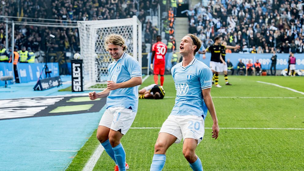 Sebastian Nanasi och Erik Botheim firar när Malmö FF vann över AIK med 5-0.