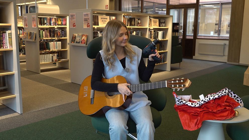 Karlstad stadsbibliotek, gitarr, skruvdragare, utklädnad, hållbara lån