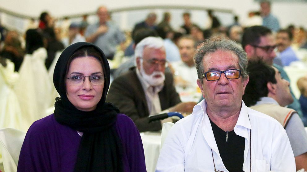 Den filmregissören Dariush Mehrjui och hans fru Vahideh Mohammadifar har hittats mördade i sitt hem.