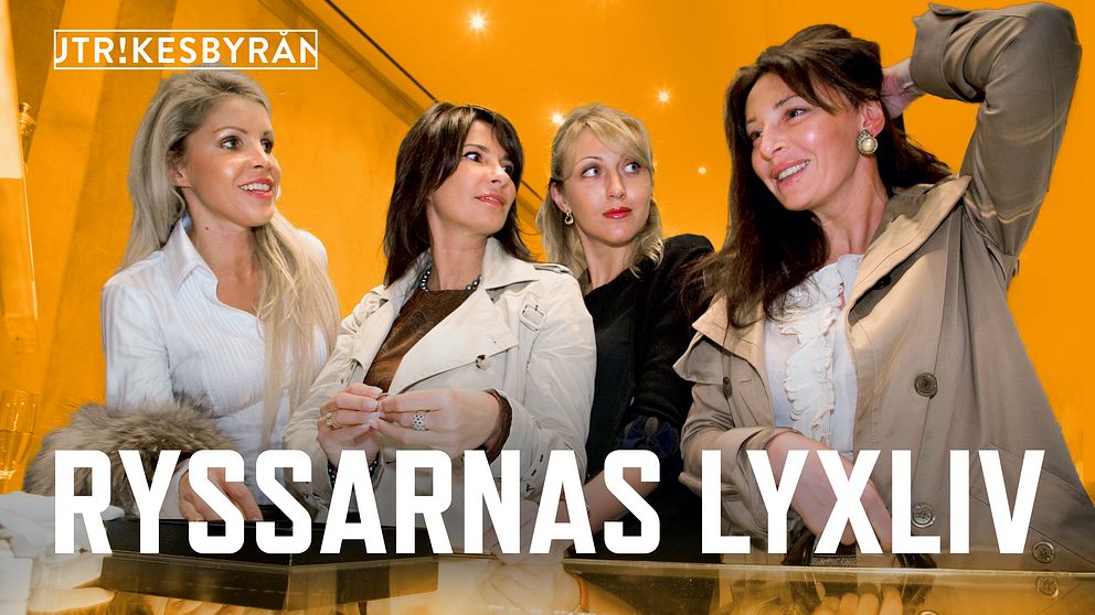 Fyra lyxigt klädda ryska kvinnor. Rubrik: Ryssarnas lyxliv