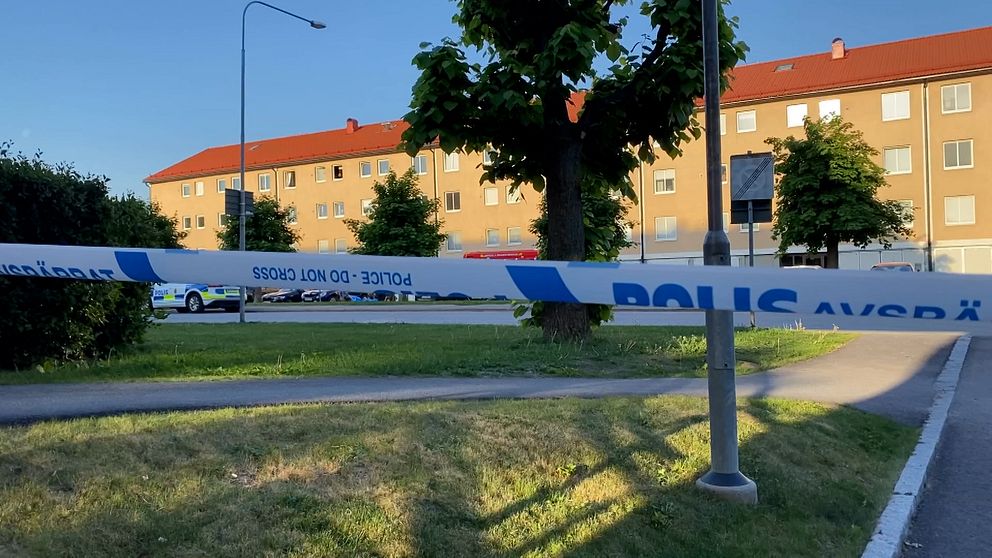 Brand i en lägenhet i Uppsala, polisen är på plats.