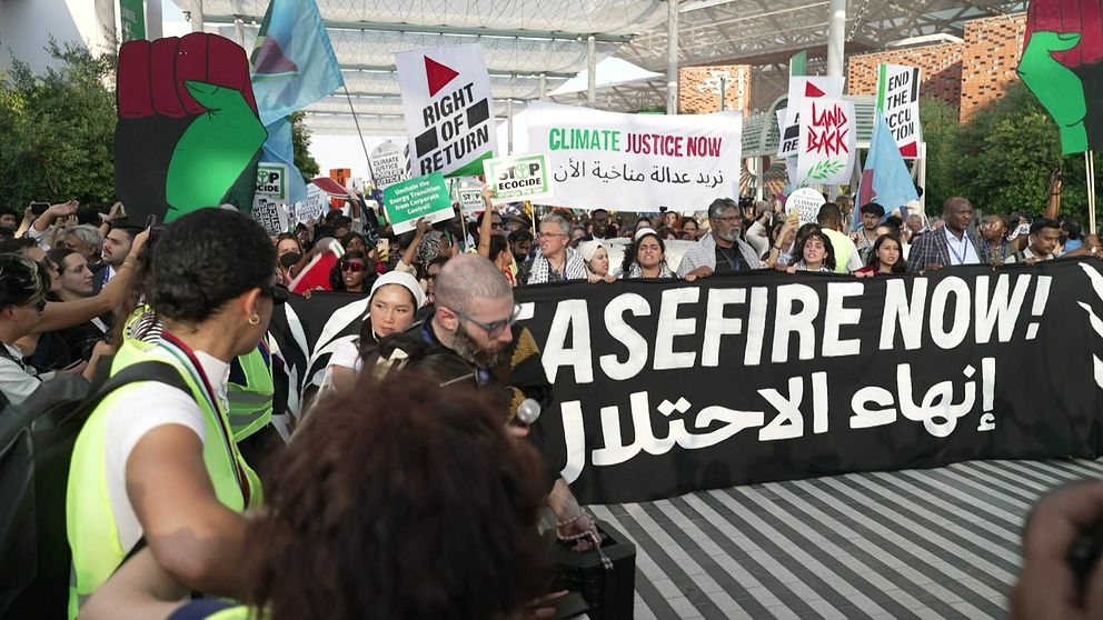 Fredsmanifestation för Gaza på klimattoppmötet i Dubai