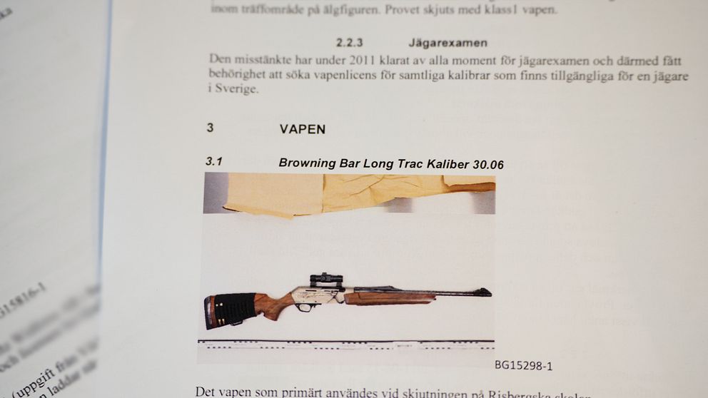 Utdrag ur polisens förundersökning med bild på geväret Browning Bar Long Trac Kaliber 30.06