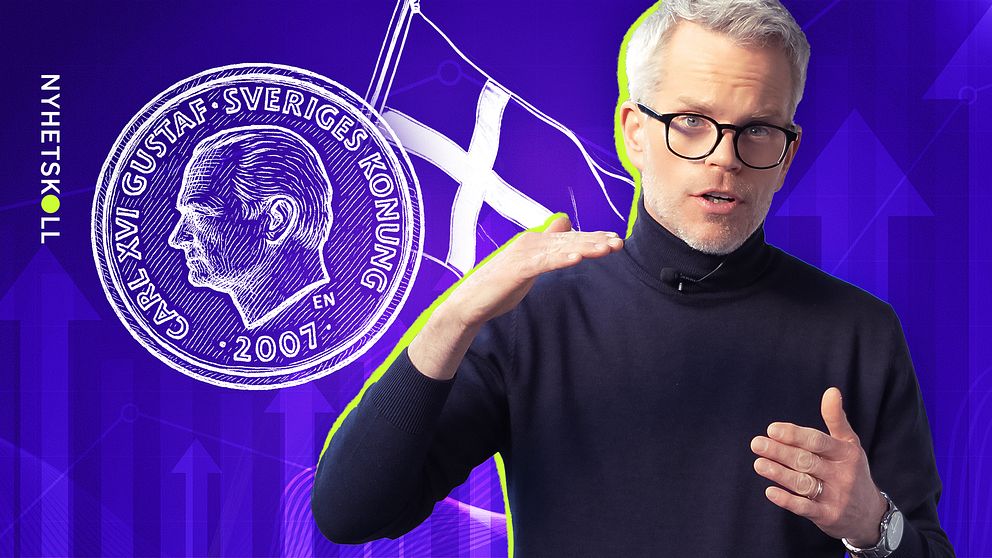 En person gestikulerar framför en svensk enkrona och ett diagram i bakgrunden.