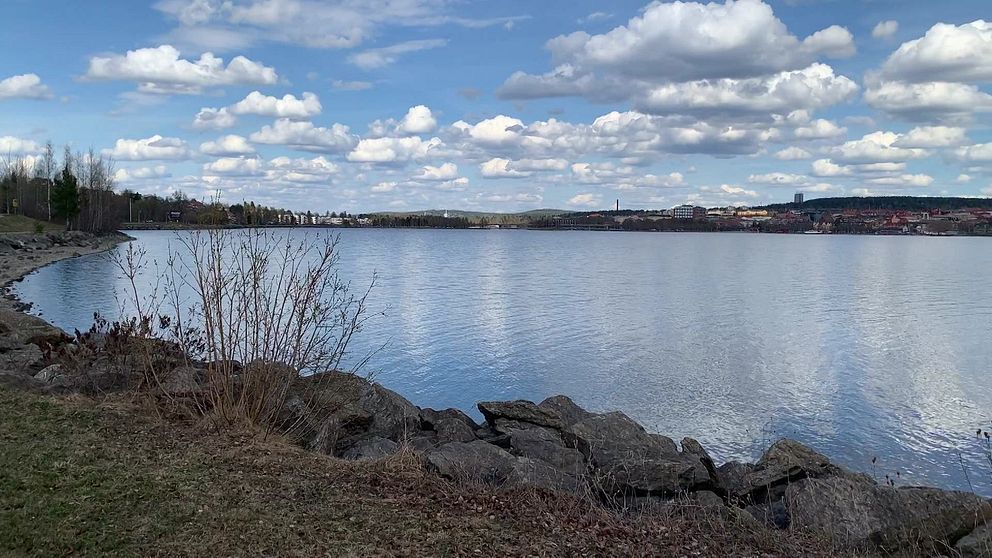 Storsjön med Östersund och frösöbron i bakgrunden