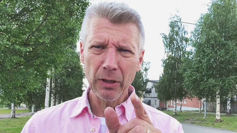 I klippet hör du SVT:s reporter Hans Sternlund beskriva de kraftiga vibrationerna efter skalvet i Malmbergsgruvan.