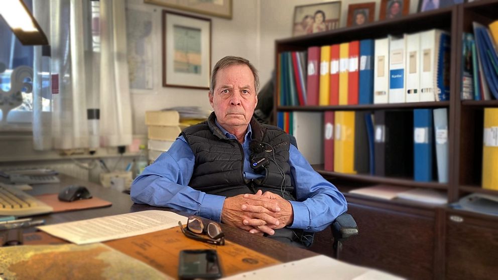 Industriledaren Karl Hedin sitter vid sitt skrivbord
