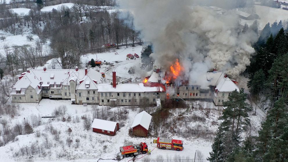 Brand i gamla sanatoriet i Rävlanda