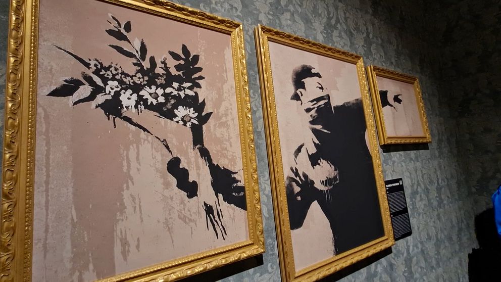 Tavlor som föreställer ett känt verk av konstnären Banksy