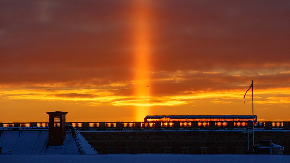 Ljuspelare som lyser upp himlen i Stockholm