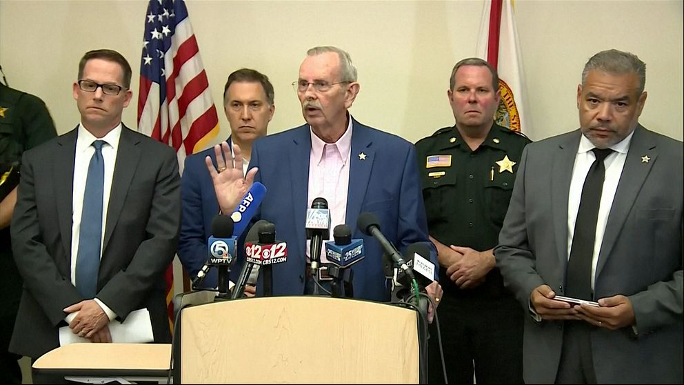 Presskonferens med polis i West Palm Beach