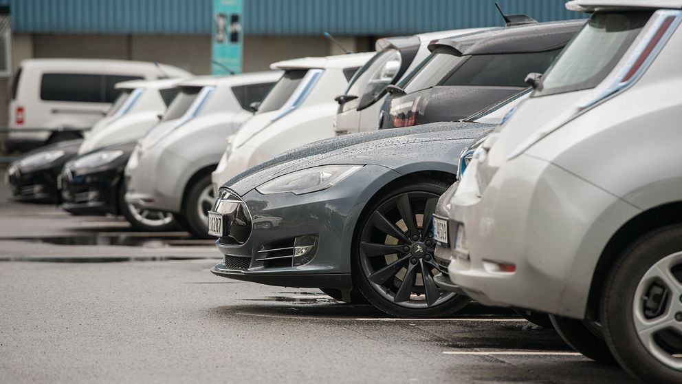 Flera Teslabilar har brunnit den senaste veckan