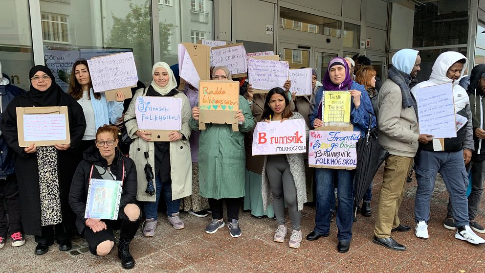 Stor manifestation för folkhögskolor med elever från Brunnsvik i Ludvika