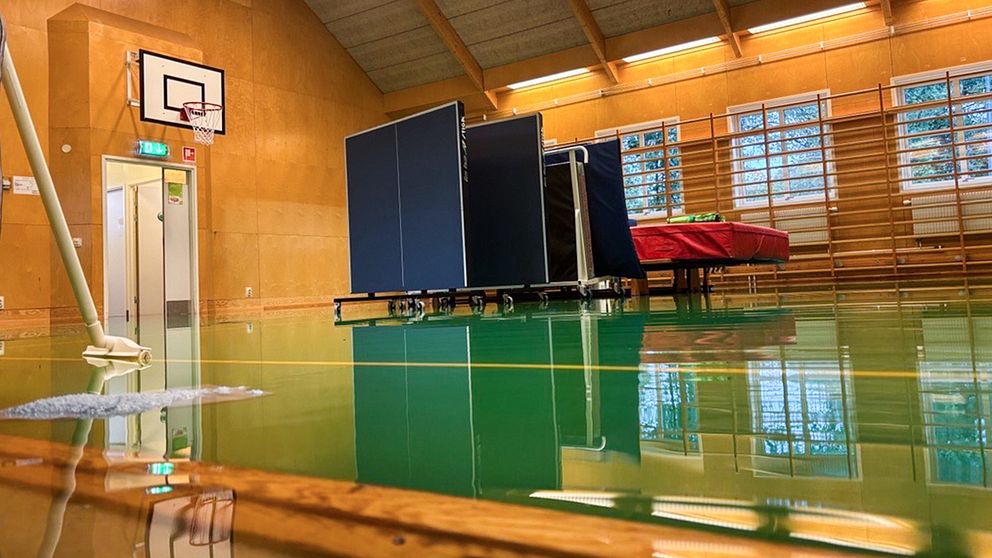 Nya beskedet: Översvämmade Bro skola stängd till februari | SVT Nyheter