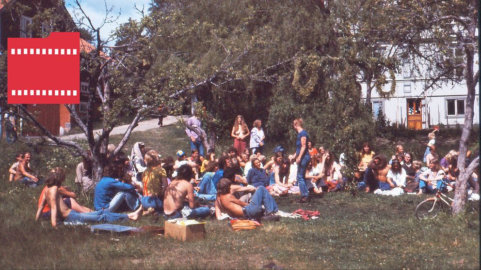 Ett gäng hippies har slagit sig ned i trädgården på kollektivet Ljusbacken.