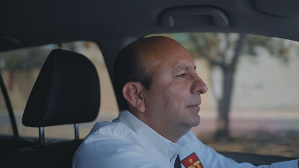 Hör Rodolfo berätta om det ökande våldet i Mexiko, och när han själv hotades här.