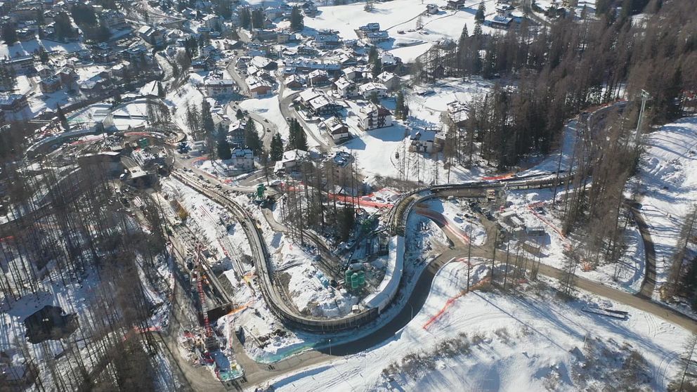 Byggandet av nya OS-banan i Cortina