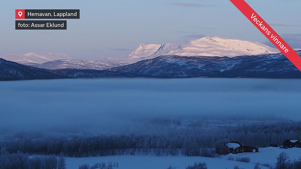 En morgonbild från Hemavan, -20 grader och dimman ligger kvar i dalen. Foto Assar Eklund.