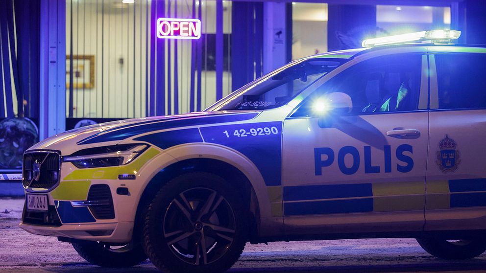 Flera polisenheter är på plats i området Lagerlunda i Norrköping efter larm om skottlossning.