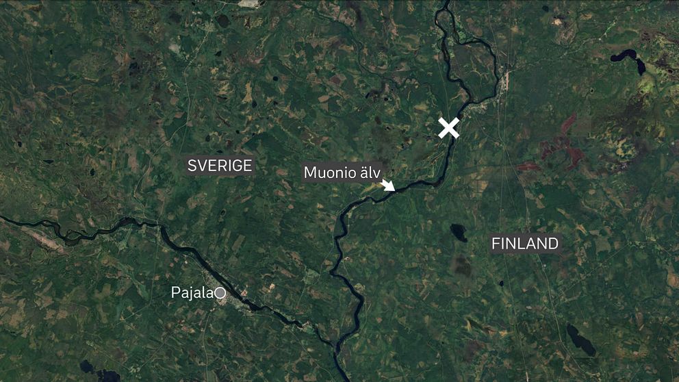 satellitbild över Pajala och finska gränsen, olycksplats markerad vid biflöde till Muonio älv
