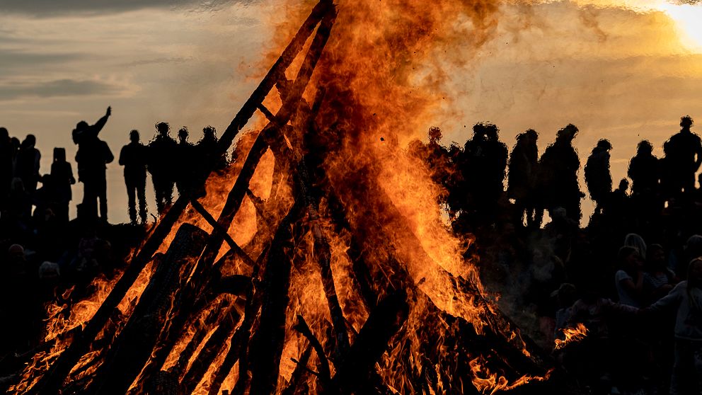 Valborg 2026 i Västmanland – tider för brasa och vårtal | SVT Nyheter