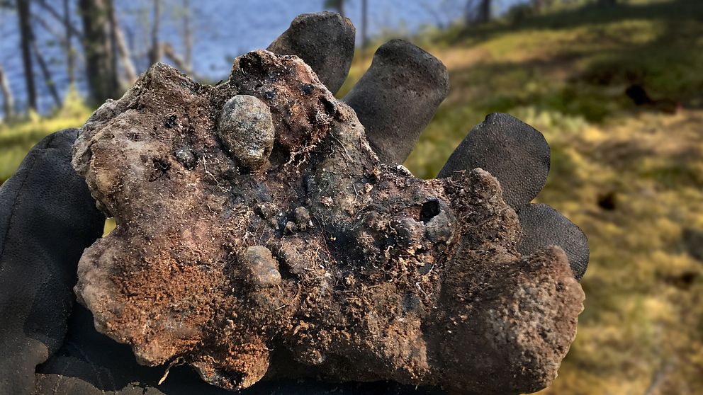 Ugnsvägg hämtades upp från sjöbotten.