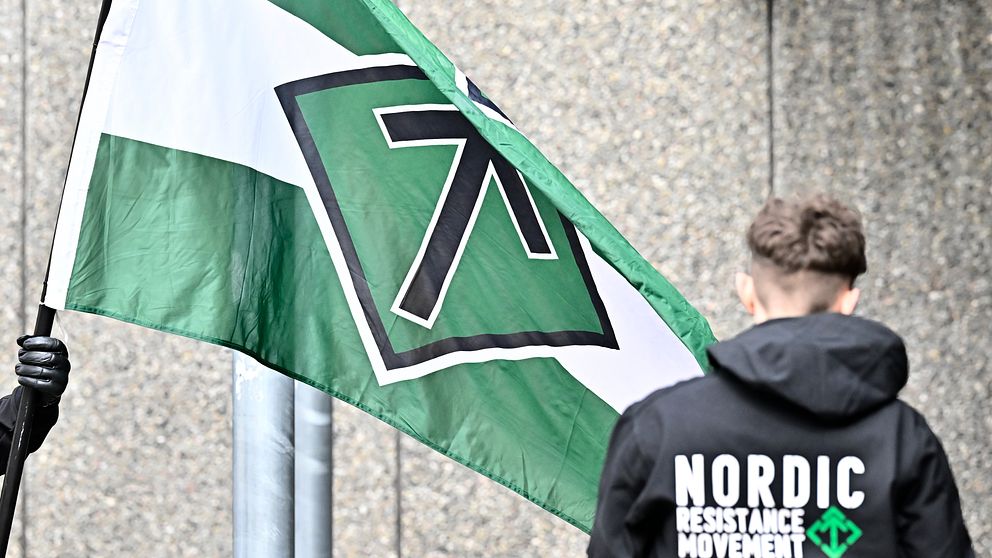 en flagga med en runa