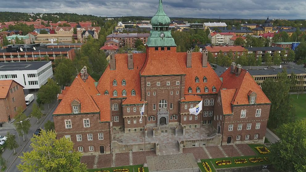 Renoveringen av Rådhuset granskas av Konkurrensverket | SVT Nyheter