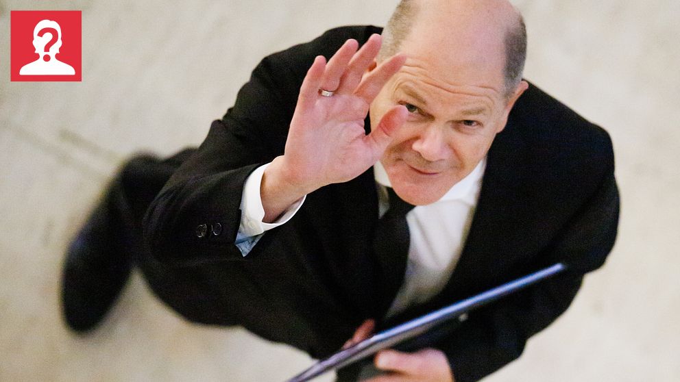 Olaf Scholz vinkar