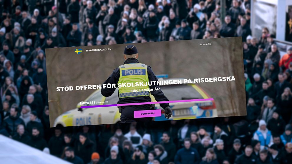 En polis står framför en stor folksamling under en demonstration eller minnesstund. I förgrunden syns texten ”Stöd offren för skolskjutningen på Risbergska” överlappande en polisbils synliga blå och gula färger.