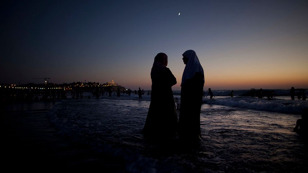 De omtalade burkini-förbuden i södra Frankrike tas i dag upp i högsta instans.