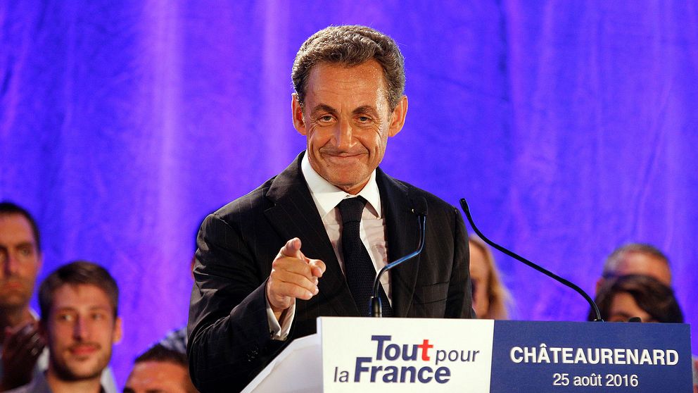 Nicolas Sarkozy talar.