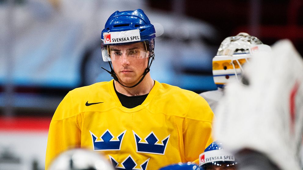 Tobias Viklund, ende svensk i KHL-nykomlingarna Kunlun som har hemmapremiär i ligan.