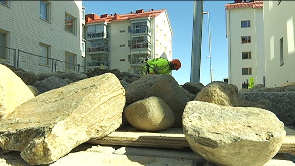 Stenläggning på byggarbetsplats i Sundsvall (norra kajen).
