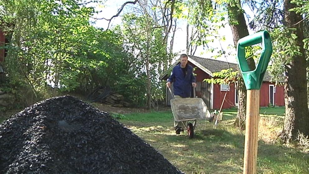 Uppsalas klimatprofil Staffan Lindberg vill städa upp efter sig efter familjens utlandsresa i somras.