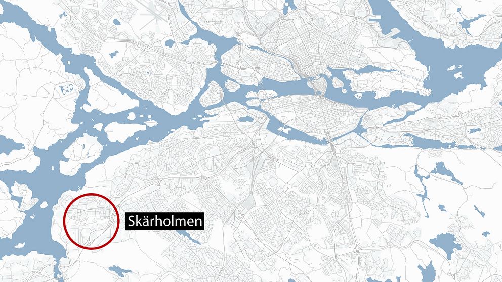 Karta över Stockholm där Skärholmen är utmarkerat med en röd cirkel på kartans nedre vänstra hörn.