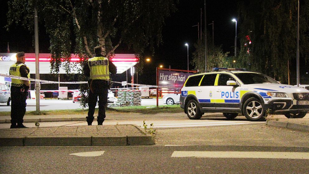 Polisen letar efter föraren som nu misstänks för mordförsök