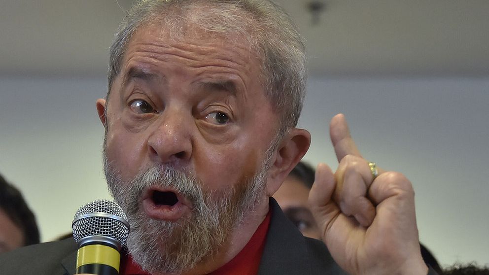 Brasiliens tidigare president Lula slår tillbaka anklagelserna om korruption och hävdar att det handlar om att ”krossa honom politiskt” inför valet 2018.