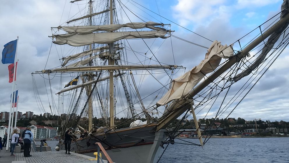 Briggen Tre Kronor lägger till i Sundsvall.