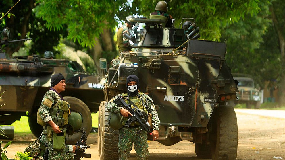 Filippinsk militär förbereder en attack mot den militanta islamistiska gruppen Abu Sayyaf, som hållit norrmannen Kjartan Sekkingstad fången i nära ett år.