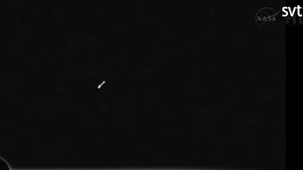 Asteroiden 2012 DA14 passerar jorden. Här sett från Gingin Observatory i västra Australien. Foto: SVT/Nasa