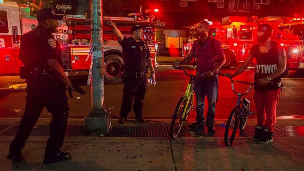 Poliser i New York efter explosionen den 18 september