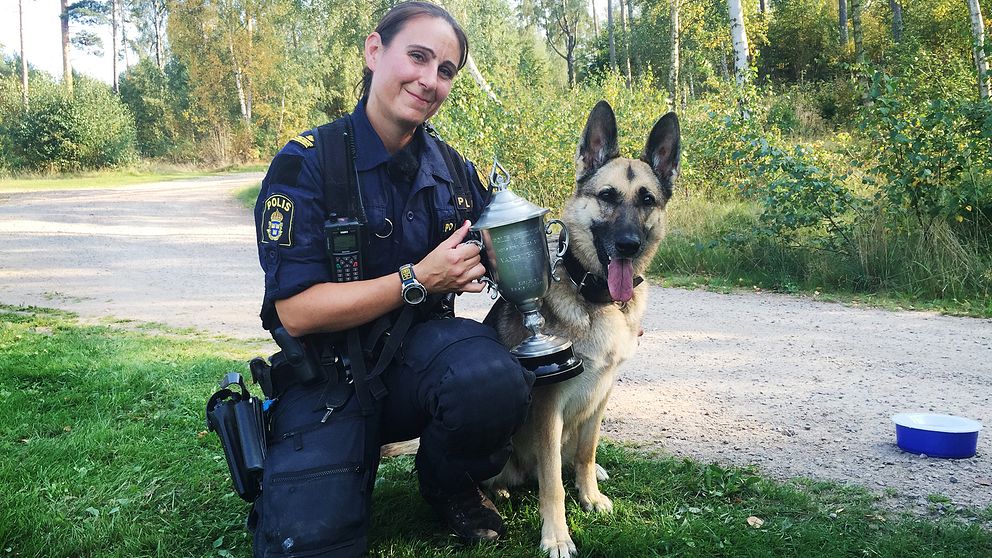 Andrea Hardie och Chrijer Cruyffi tog hem SM-guld i spårhundsklassen.