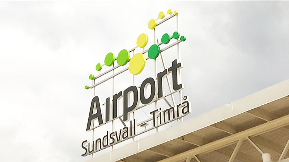 Skylt på Sundsvall Timrå Airports flygterminal.